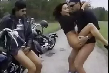 يحدث المرح الشرجي للزوجين الناضجين دائمًا في افلام سكسي ايطالي قديم الموعد المحدد