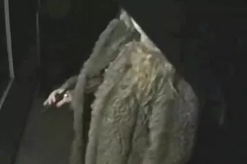 عارض سكسي عراقي قديم إباحي شاب أعطى المال لرجل لديه قضيب كبير