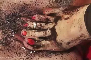 أرسل صاحب موقع البناء إلى سكسي قديم مترجم رئيس العمال عاهرة بأثداء سيليكون ، والتي يستخدمها هو نفسه.