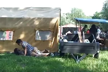 شفيت بيكس روسي من الاكتئاب فلام سكسي قديم في الوشم اللعين في فمها.