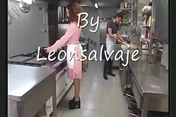 سخيف الشرج مع صديق غير سكسي لبناني قديم راضٍ إلى الأبد