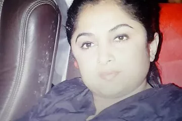 قدت قضيبي الأبيض الكبير تحت تنورة سكسي امريكي قديم شقراء ساحرة