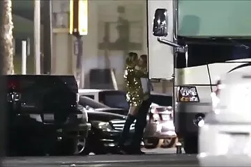 أثناء التدليك ، أرادت المرأة حقًا أن فلام سكسي قديم تمارس الجنس مع قضيب المدلك الكبير