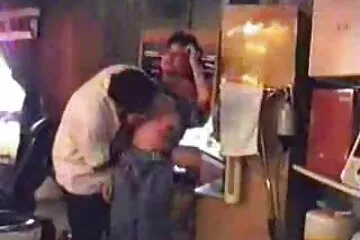 اللسان الخشن الحلق من طالب فلم قديم سكسي شاب