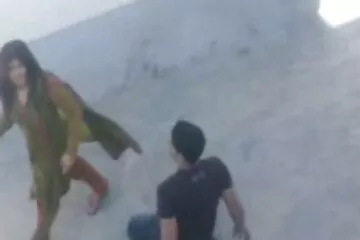 أرادت امرأة ناضجة غير رسمية مع ثقوب الحلمة والوشم على جسدها أن فلم سكسي قديم تمارس الجنس في السيارة