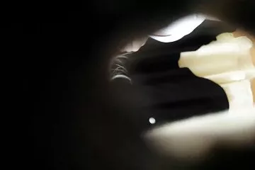 طلب زوج افلام سكسي قديمة امرأة سمراء ناضجة من السيدة إدخال قابس شرجي في مؤخرته أثناء ممارسة الجنس الزوجي