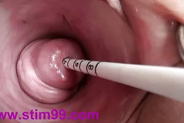 عثرت على هاتف تم فيه تسجيل افلام سكسي قديم جنس رجل أسود مع فتاة بيضاء.