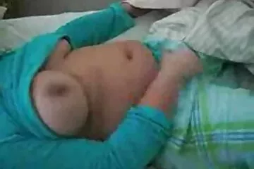 حصلت على الجنس مقابل سكسي عراقي قديم أجر من وقحة صغيرة نحيفة.