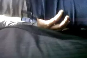 مع ممارسة الجنس في الفم والاستمناء لقضيب كبير بين الثدي ، فإن الفاسقة التي ترتدي نظارة طبية لن تنزل سكسي عراقي قديم