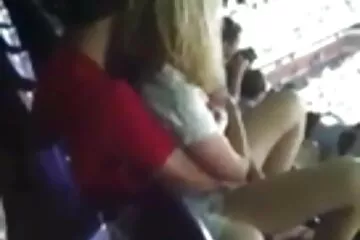 الفتاة ذات الصدور الطبيعية الكبيرة هي سيدة كل المهن - وهي صنم القدم فيلم سكسي قديم بالنسبة لك ، ولسان الحلق.