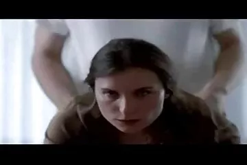 معاملة قاسية للسيدة المتعايشة البدينة التي تدين دائمًا لصديقها بممارسة فلام سكسي قديم الجنس مع صديقها