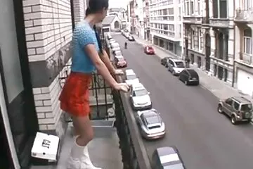 فتاة الأحمق ذات الشعر الأحمر مع تمثال سكسي عراقي قديم نصفي كبير تجامع زوج شخص آخر