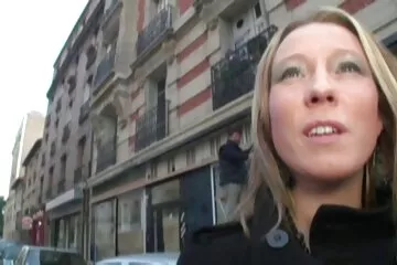 النشوة الشرجية لشقراء جميلة مع الشفرين الكبيرين أمام سكسي تركي قديم الكاميرا