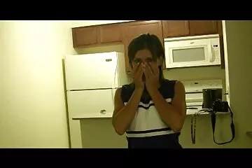 نموذج نحيف يرضي بوقاحة من قبل معجب افلام قديمه سكسي عنيد.