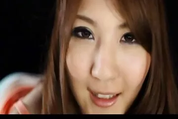 مع كل جنس سكسي كلاسيكي قديم مع أميرة ساحرة ، يبدأ الرجل بتقبيل قدميها ولعق المهبل.