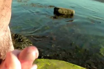 أخذ زوجته من فوق ومن سكسي عربي قديم خلف حتى لا ترى وجهها.